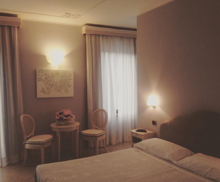 Hotel Langa In Cortemilia Extérieur photo