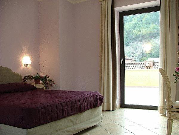 Hotel Langa In Cortemilia Extérieur photo
