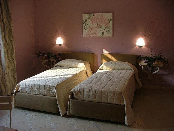 Hotel Langa In Cortemilia Extérieur photo